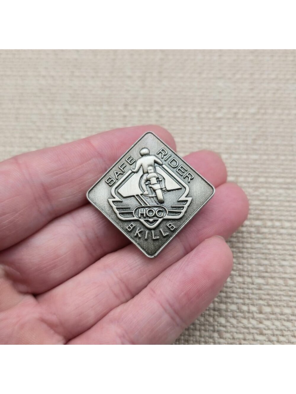 Harley Davidson HOG Owners Group Safe Rider Skills Metal Vest Lapel Pin A8987